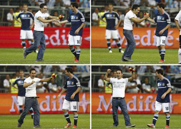 2012-08-15t205024z_1922276209_bm2e88f1rc601_rtrmadp_3_soccer-friendly_reuters