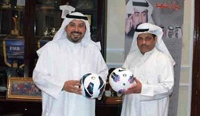 الفهد والمطيري مع كرة الموسم الكروي الجديد