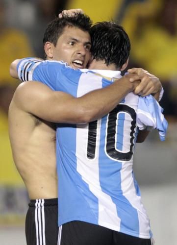 2011-11-15t231129z_01_srr22_rtridsp_3_soccer-world_reuters