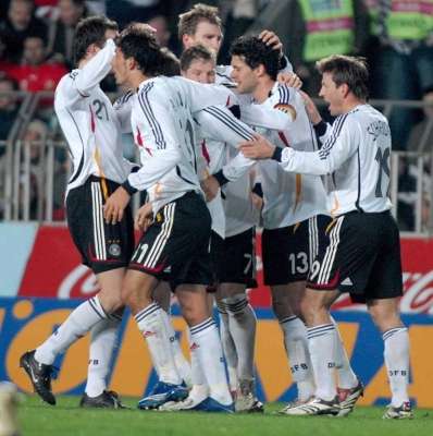 فرحة لاعبي المنتخب الألماني بالهدف الأول