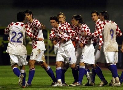 لاعبي كرواتيا يحتفلون بهدف داريو سيرنا