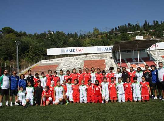 منتخب شابات الأردن خلال معسكر تركيا