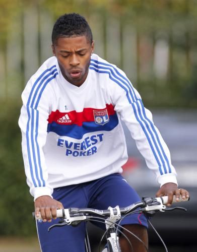 2011-10-05t110517z_01_rpr08_rtridsp_3_soccer-france_reuters