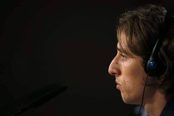 2012-08-27t152707z_236547698_gm1e88r1t2501_rtrmadp_3_soccer-spain-modric_reuters