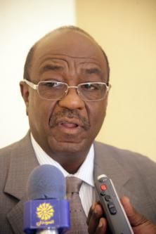 وزير الشباب والرياضة الفاتح تاج السر 