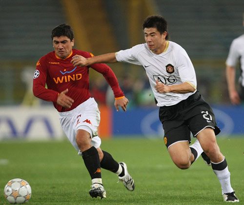 دونج فانجتشو  ضد فريق روما في دوري أبطال أوروبا 2007/2008
