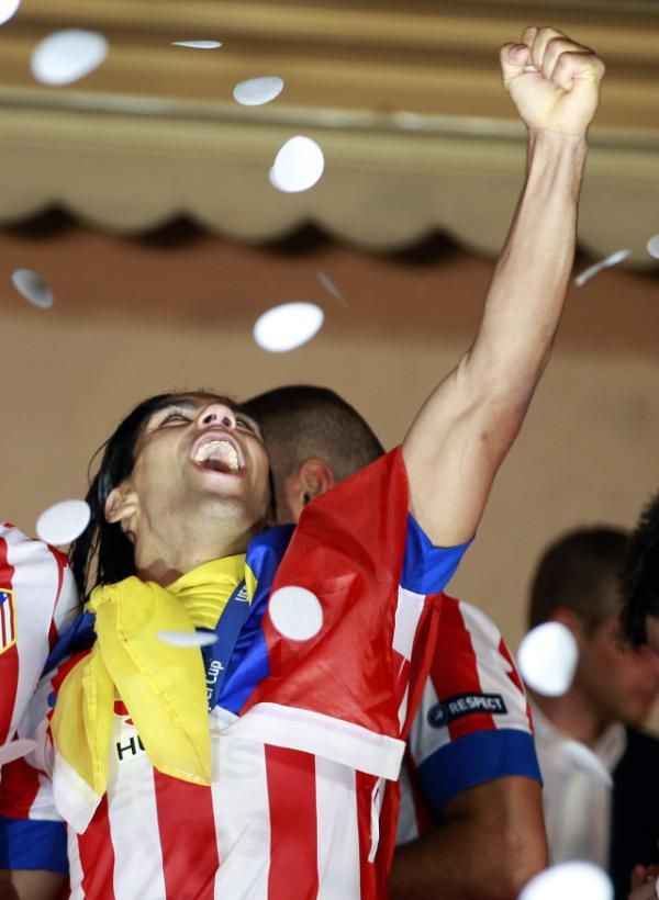2012-08-31t211458z_1537653191_gm1e8910ejb01_rtrmadp_3_soccer-supercup_reuters