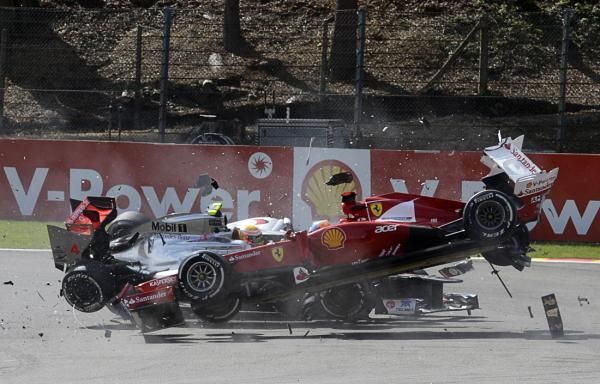 2012-09-02t124850z_1933479806_gm1e8921lr901_rtrmadp_3_motor-racing-prix_reuters