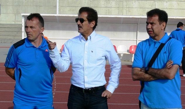 اسعد البنوان رئيس كاظمة مع مدرب الفريق ميودراج 