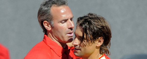 دافيد القائد مع كوريتخا عميد المنتخب 