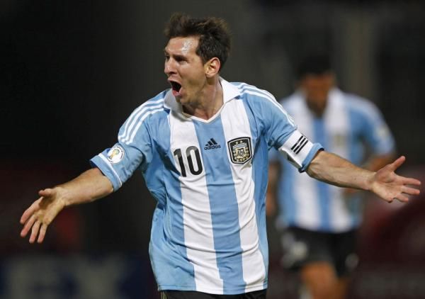 2012-09-08t010119z_9704054_gm1e8980oyu01_rtrmadp_3_soccer-world_reuters