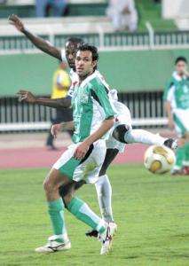 من لقاء العربي والكويت