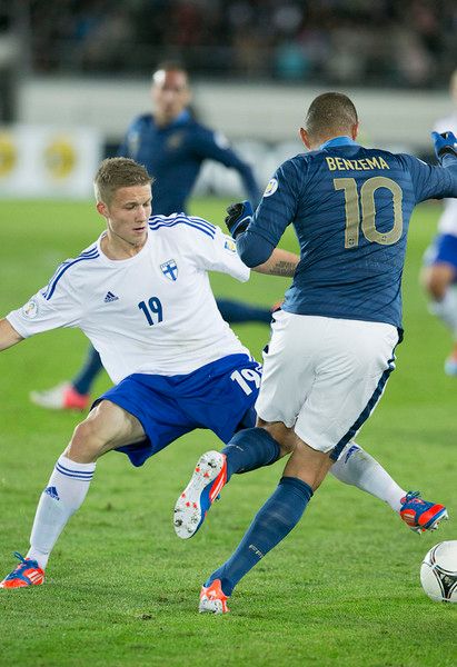 لقطة من اللقاء السابق لفرنسا