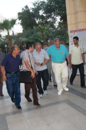 صورة لعباس أثناء خروجه من نادي الزمالك