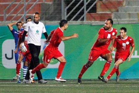 لقطة من مباراة البيرة وهلال القدس