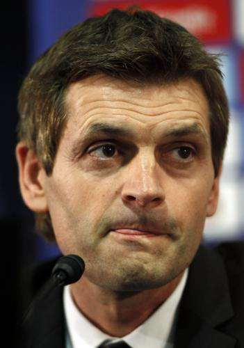 2012-06-15t124324z_01_bar113_rtridsp_3_soccer-spain-barcelona-vilanova_reuters