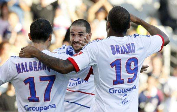 2012-09-16t165841z_1734225757_gm1e89h02ol01_rtrmadp_3_soccer-france_reuters