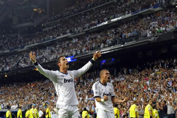 2012-09-18t205232z_1172289215_gm1e89j0di801_rtrmadp_3_soccer-champions_reuters