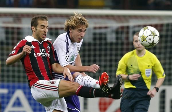 2012-09-18t201716z_369208074_gm1e89j0bv701_rtrmadp_3_soccer-champions_reuters