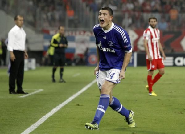 2012-09-18t204232z_1849881798_gm1e89j0d1d01_rtrmadp_3_soccer-champions_reuters