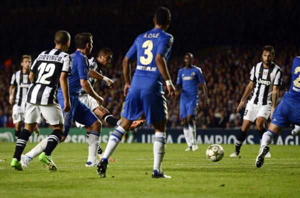 2012-09-19t195937z_397564447_gm1e89k0b1x01_rtrmadp_3_soccer-champions_reuters
