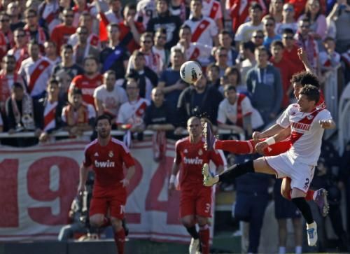 لقطة من لقاء سابق بين الفريقين