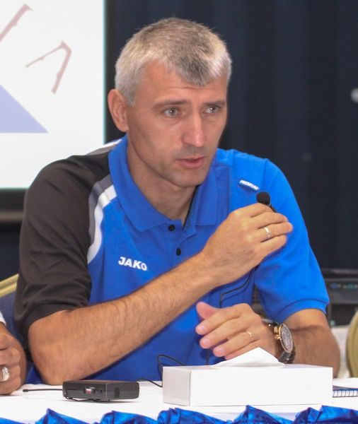 فلورين موتروك خلال المؤتمر الصحفي .. تصوير: زكي الشيخ