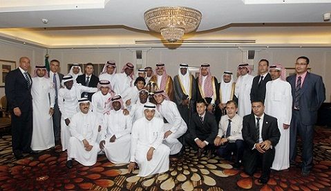 الامير نواف يكرم منتخب الشباب