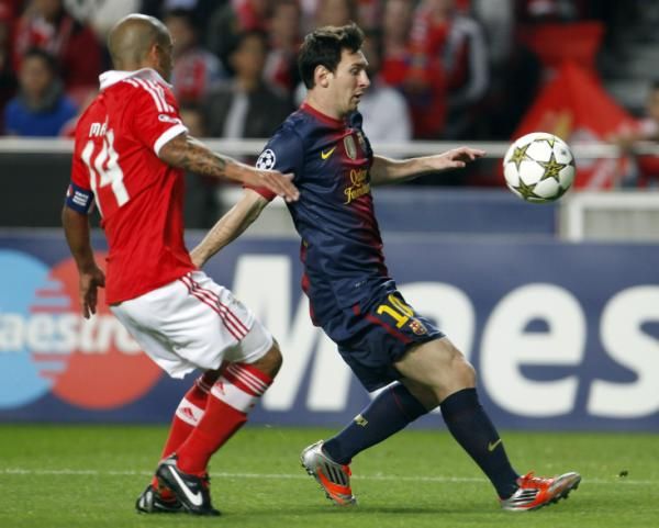2012-10-02t190929z_468377843_gm1e8a308qp01_rtrmadp_3_soccer-champions_reuters