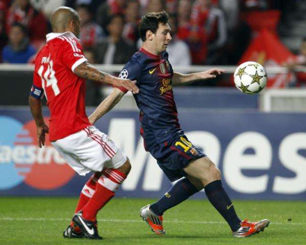 2012-10-02t190929z_468377843_gm1e8a308qp01_rtrmadp_3_soccer-champions_reuters