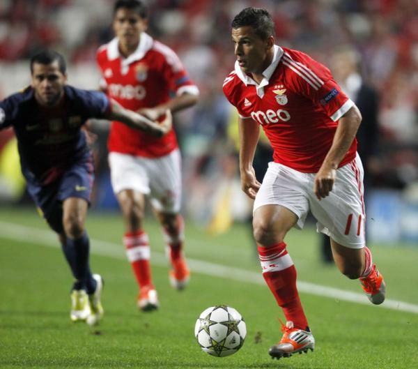 2012-10-02t191139z_1287660459_gm1e8a308tw01_rtrmadp_3_soccer-champions_reuters