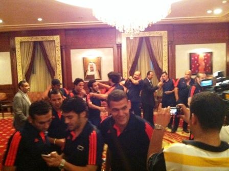 فريق الزمالك لحظة وصوله قاعة التشريفات بمطار الكويت