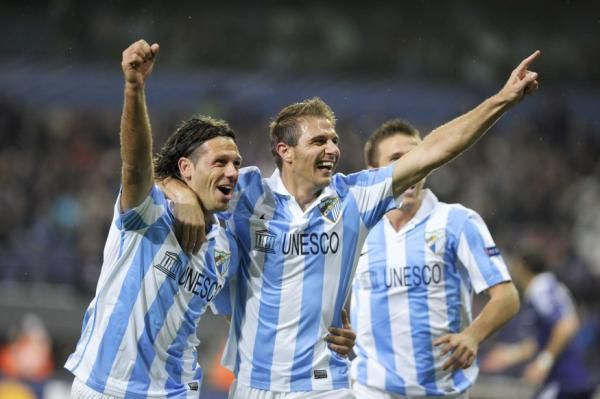 2012-10-03t200958z_362654257_gm1e8a40bie01_rtrmadp_3_soccer-champions_reuters