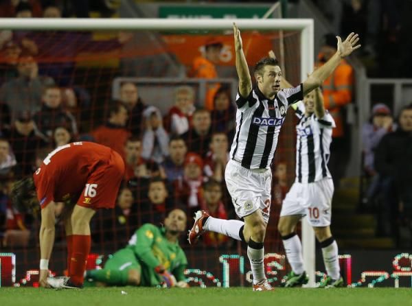 2012-10-04t204702z_641450147_gm1e8a50d9801_rtrmadp_3_soccer-europa_reuters