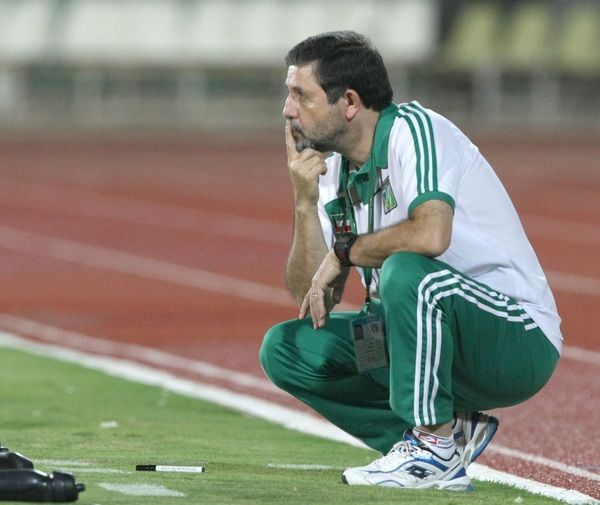 البرتغالي روماو مدرب العربي حزين 