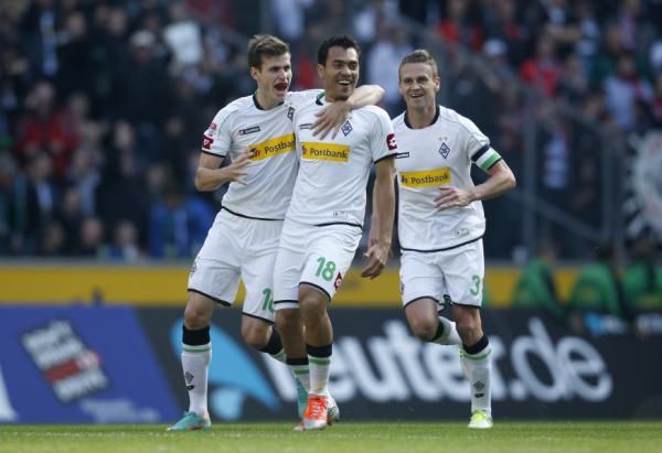 2012-10-07t153116z_1449395590_bm2e8a71cgm01_rtrmadp_3_soccer-germany_reuters