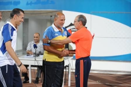 تحية متبادلة بين مدربي الزمالك والاسماعيلي فييرا والمنياوي  