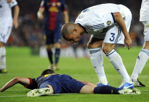 2012-10-07t201050z_1344688330_gm1e8a80bkg01_rtrmadp_3_soccer-spain_reuters