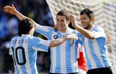 ميسي وأجويرو وايجواين