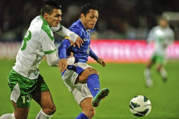 2012-10-11t202340z_1171111_gm1e8ac0btp01_rtrmadp_3_soccer-friendly_reuters