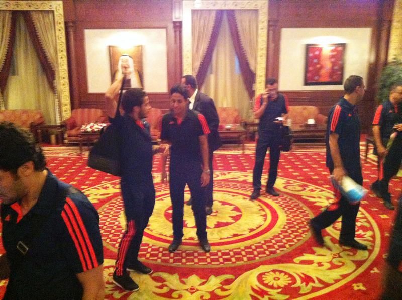 لاعبو الزمالك خلال استعدادهم لمغادرة مطار الكويت