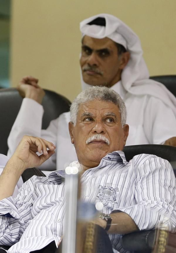 حسن شحاتة أثناء تواجده في قطر