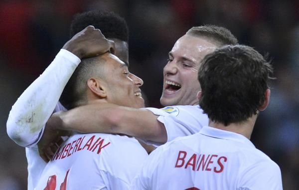 2012-10-12t205430z_313500630_lr1e8ac1m2kyt_rtrmadp_3_soccer-world_reuters