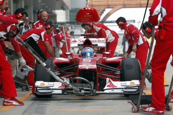 2012-10-12t084026z_556393987_sr1e8ac0o2v8x_rtrmadp_3_motor-racing-prix_reuters
