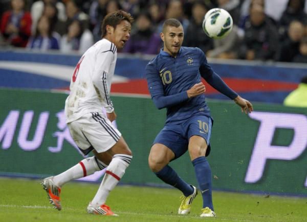 2012-10-12t195037z_415908408_gm1e8ad0a9801_rtrmadp_3_soccer-friendly_reuters