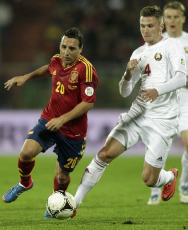 2012-10-12t192309z_84587307_lr1e8ac1huaub_rtrmadp_3_soccer-world_reuters