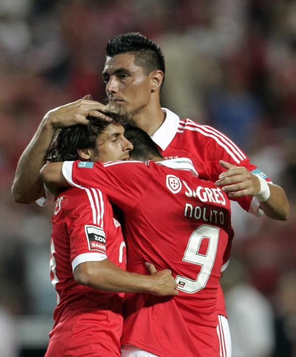2012-09-02t211252z_1790783259_gm1e8930efh01_rtrmadp_3_soccer-europe-portugal_reuters