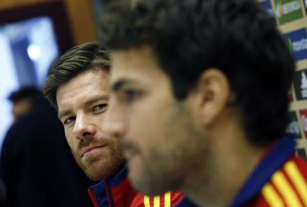 2012-10-15t123852z_465897353_gm1e8af1lbk01_rtrmadp_3_soccer-world-spain_reuters