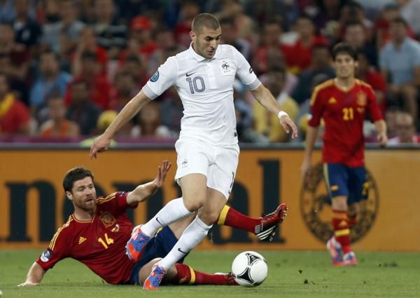 بنزيمة والونسو في لقاء فرنسا واسبانيا بيورو 2012