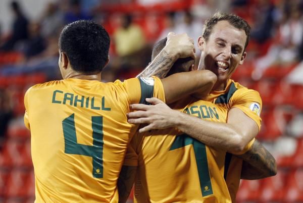 2012-10-16t164627z_879050896_gm1e8ah023m01_rtrmadp_3_soccer-world_reuters